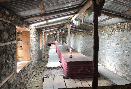 Intérieur de l'unique Lodge de Darmashala