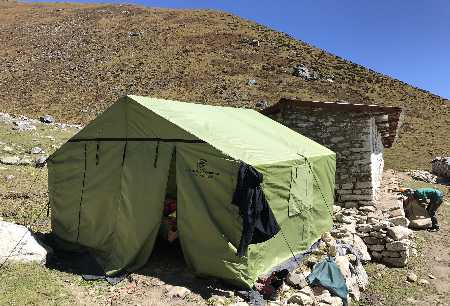 Tente au camp de Darmashala